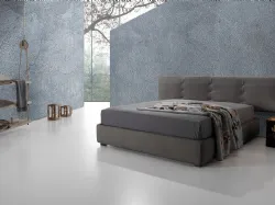 Letto in tessuto grigio con testiera Twist Tess 232 di Excò