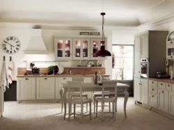 Cucina Classica Favilla in laccato opaco con top decorceramica Borgo effetto Mattone di Scavolini