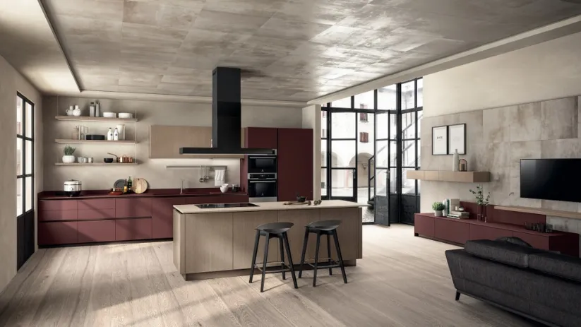 Cucina su misura Liberamente Rosso Jaipur e Rovere Dune di Scavolini